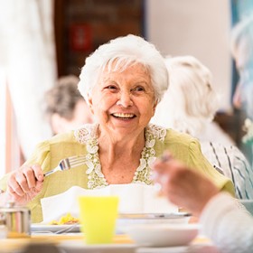Essen auf Rädern<br>für Senioren